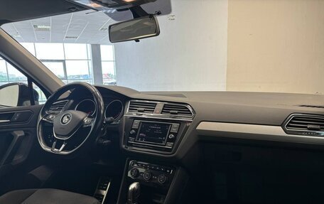 Volkswagen Tiguan II, 2018 год, 2 450 000 рублей, 15 фотография