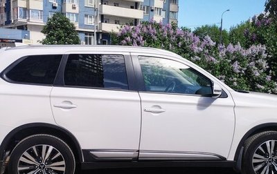 Mitsubishi Outlander III рестайлинг 3, 2019 год, 3 070 000 рублей, 1 фотография
