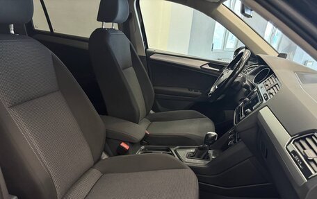 Volkswagen Tiguan II, 2018 год, 2 450 000 рублей, 27 фотография