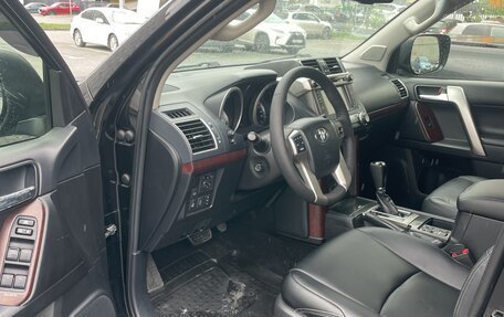 Toyota Land Cruiser Prado 150 рестайлинг 2, 2017 год, 4 400 000 рублей, 8 фотография