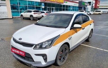 KIA Rio IV, 2017 год, 850 000 рублей, 3 фотография