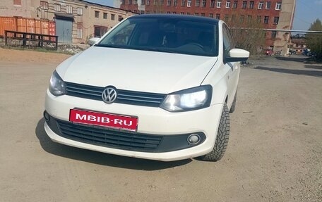 Volkswagen Polo VI (EU Market), 2011 год, 400 000 рублей, 1 фотография