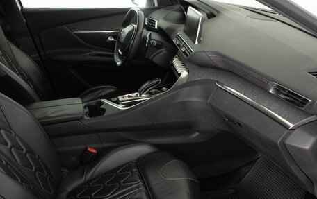 Peugeot 3008 II, 2017 год, 1 799 000 рублей, 13 фотография