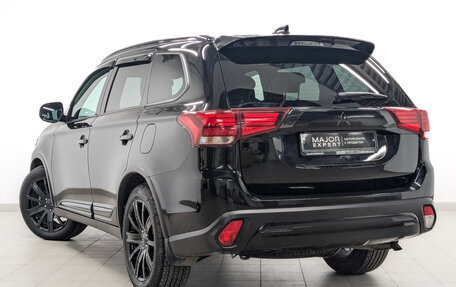 Mitsubishi Outlander III рестайлинг 3, 2021 год, 2 600 000 рублей, 7 фотография