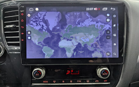 Mitsubishi Outlander III рестайлинг 3, 2021 год, 2 600 000 рублей, 15 фотография