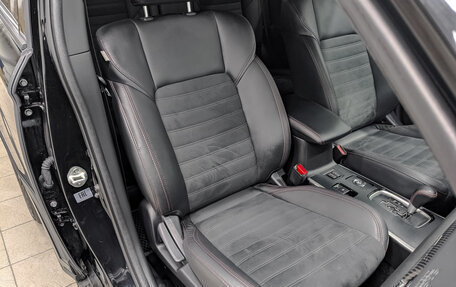 Mitsubishi Outlander III рестайлинг 3, 2021 год, 2 600 000 рублей, 20 фотография