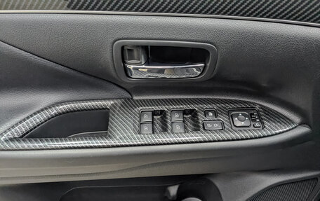 Mitsubishi Outlander III рестайлинг 3, 2021 год, 2 600 000 рублей, 23 фотография