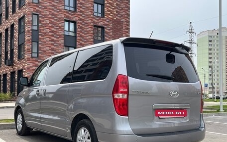 Hyundai Grand Starex Grand Starex I рестайлинг 2, 2016 год, 2 390 000 рублей, 6 фотография