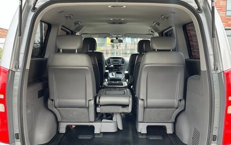 Hyundai Grand Starex Grand Starex I рестайлинг 2, 2016 год, 2 390 000 рублей, 21 фотография