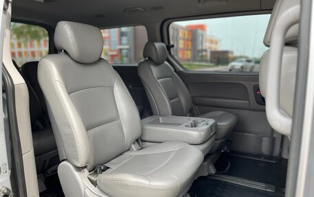 Hyundai Grand Starex Grand Starex I рестайлинг 2, 2016 год, 2 390 000 рублей, 18 фотография