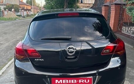 Opel Astra J, 2011 год, 900 000 рублей, 3 фотография