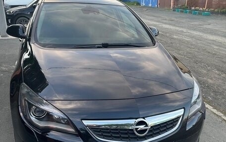 Opel Astra J, 2011 год, 900 000 рублей, 2 фотография
