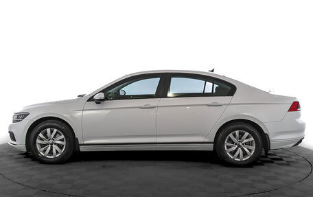 Volkswagen Passat B8 рестайлинг, 2021 год, 2 700 000 рублей, 8 фотография