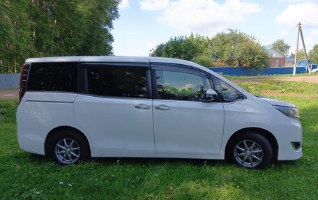 Toyota Esquire I, 2020 год, 3 400 000 рублей, 4 фотография