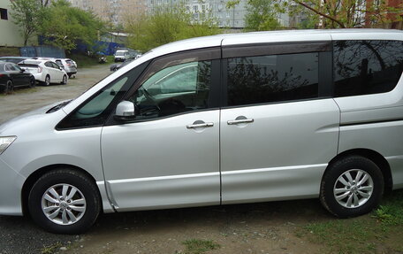 Nissan Serena IV, 2011 год, 1 200 000 рублей, 2 фотография