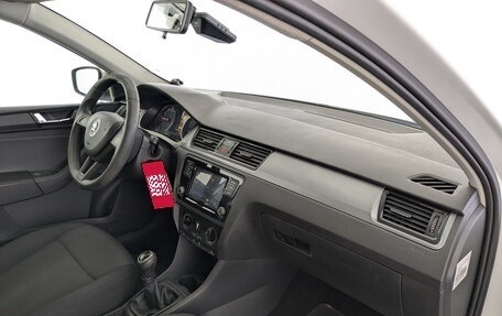 Skoda Rapid I, 2017 год, 1 020 000 рублей, 11 фотография