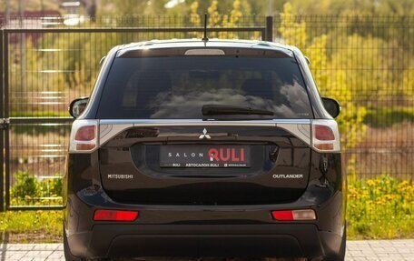 Mitsubishi Outlander III рестайлинг 3, 2014 год, 1 430 000 рублей, 9 фотография