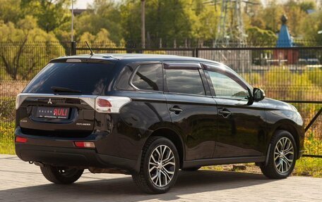 Mitsubishi Outlander III рестайлинг 3, 2014 год, 1 430 000 рублей, 10 фотография