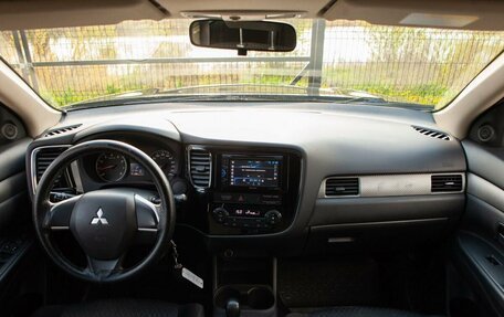 Mitsubishi Outlander III рестайлинг 3, 2014 год, 1 430 000 рублей, 20 фотография