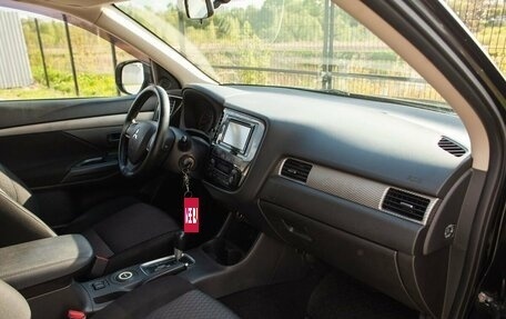 Mitsubishi Outlander III рестайлинг 3, 2014 год, 1 430 000 рублей, 19 фотография