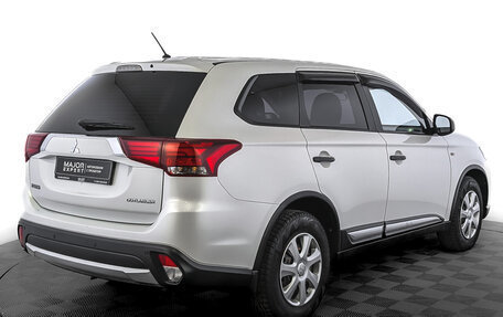 Mitsubishi Outlander III рестайлинг 3, 2015 год, 1 685 000 рублей, 4 фотография