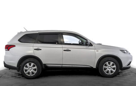 Mitsubishi Outlander III рестайлинг 3, 2015 год, 1 685 000 рублей, 3 фотография