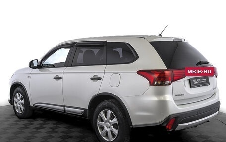 Mitsubishi Outlander III рестайлинг 3, 2015 год, 1 685 000 рублей, 6 фотография