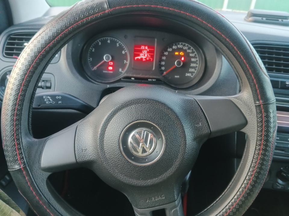Volkswagen Polo V, 2014 год, 850 000 рублей, 11 фотография