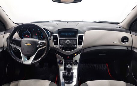 Chevrolet Cruze II, 2012 год, 870 000 рублей, 9 фотография