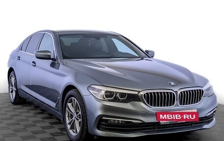 BMW 5 серия, 2019 год, 2 900 000 рублей, 3 фотография