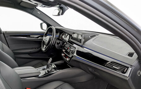 BMW 5 серия, 2019 год, 2 900 000 рублей, 11 фотография