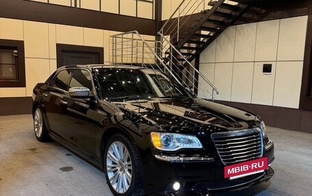 Chrysler 300C II, 2012 год, 1 550 000 рублей, 2 фотография