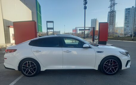 KIA Optima IV, 2018 год, 2 050 000 рублей, 10 фотография