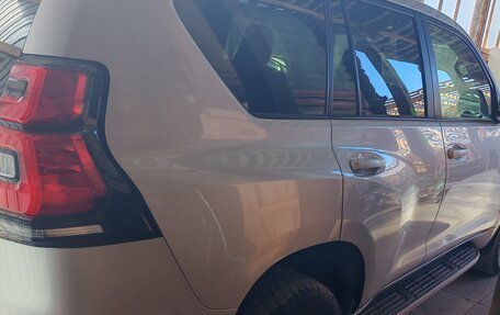 Toyota Land Cruiser Prado 150 рестайлинг 2, 2011 год, 3 200 000 рублей, 3 фотография