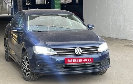 Volkswagen Jetta VI, 2016 год, 1 510 000 рублей, 2 фотография