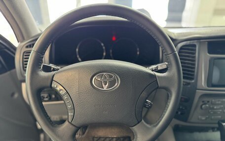 Toyota Land Cruiser 100 рестайлинг 2, 2003 год, 1 920 000 рублей, 9 фотография