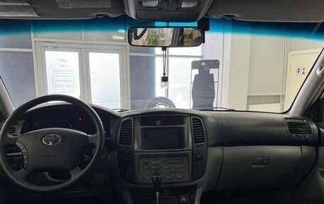Toyota Land Cruiser 100 рестайлинг 2, 2003 год, 1 920 000 рублей, 10 фотография