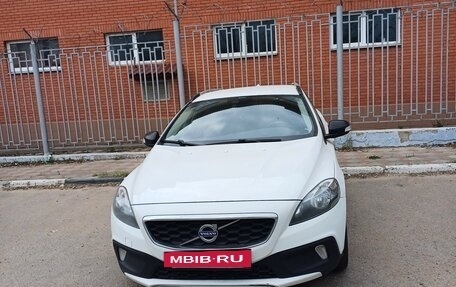 Volvo V40 Cross Country I, 2013 год, 1 350 000 рублей, 2 фотография