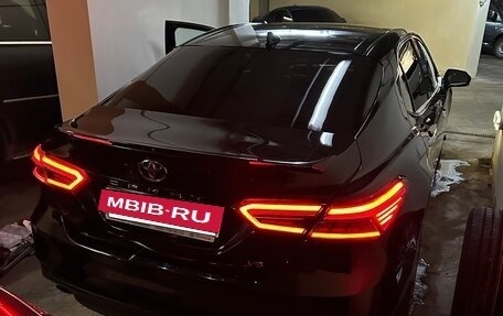 Toyota Camry, 2018 год, 3 270 000 рублей, 5 фотография