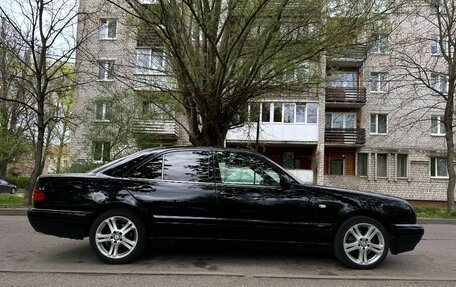 Mercedes-Benz E-Класс, 1997 год, 410 000 рублей, 8 фотография
