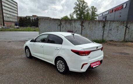 KIA Rio IV, 2017 год, 900 000 рублей, 3 фотография