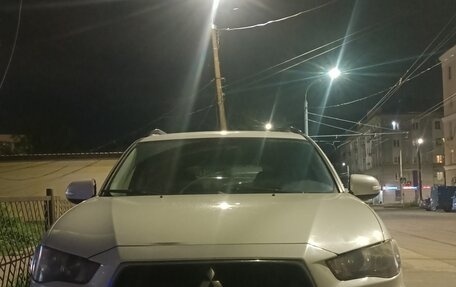 Mitsubishi Outlander III рестайлинг 3, 2012 год, 900 000 рублей, 2 фотография