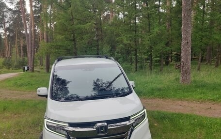 Honda Stepwgn IV, 2019 год, 2 650 000 рублей, 2 фотография