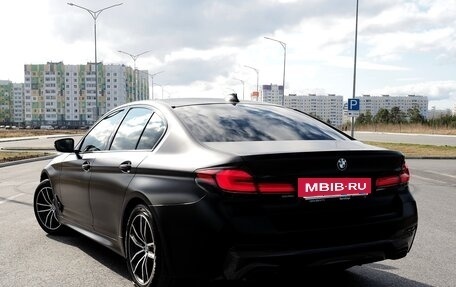BMW 5 серия, 2021 год, 5 300 000 рублей, 3 фотография