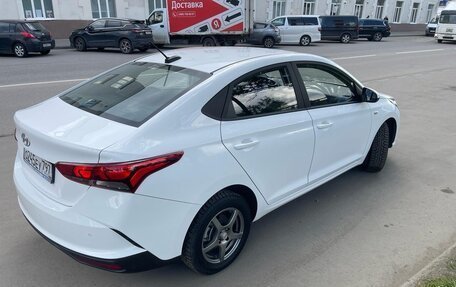 Hyundai Solaris II рестайлинг, 2021 год, 1 999 000 рублей, 6 фотография