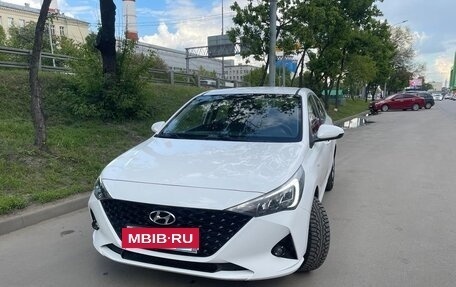 Hyundai Solaris II рестайлинг, 2021 год, 1 999 000 рублей, 2 фотография