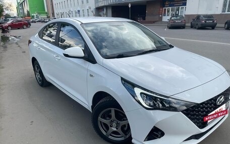 Hyundai Solaris II рестайлинг, 2021 год, 1 999 000 рублей, 7 фотография