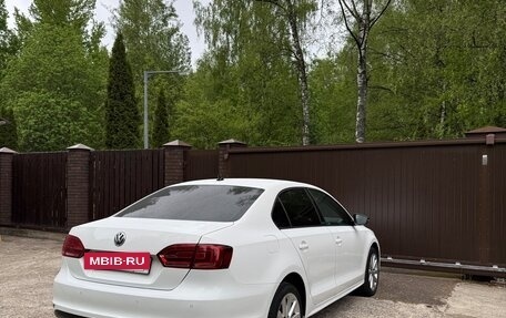 Volkswagen Jetta VI, 2014 год, 1 000 000 рублей, 2 фотография