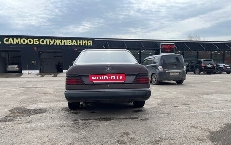 Mercedes-Benz E-Класс, 1992 год, 300 000 рублей, 6 фотография