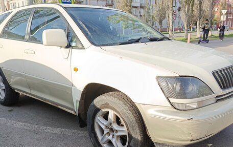 Toyota Harrier, 1998 год, 550 000 рублей, 3 фотография